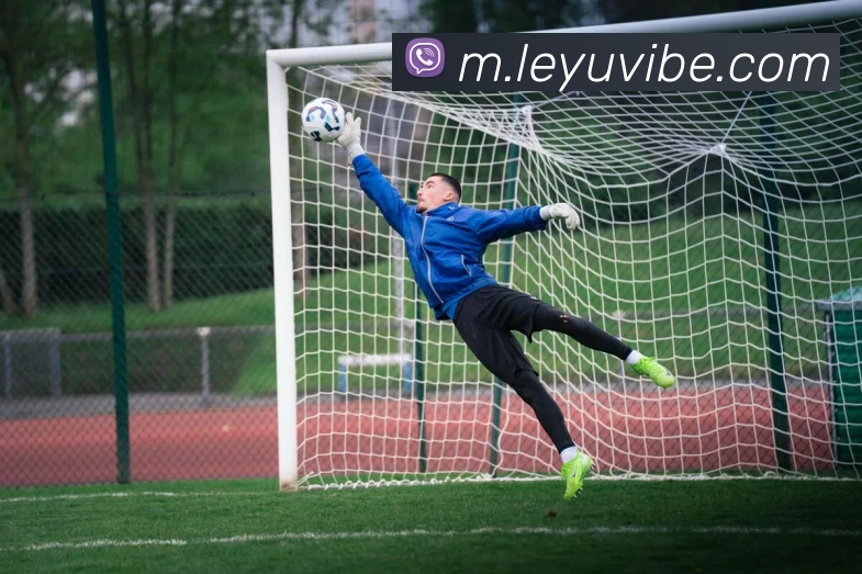 梅西亚斯绝杀博洛尼亚上演精彩内切世界波展现梅西风采